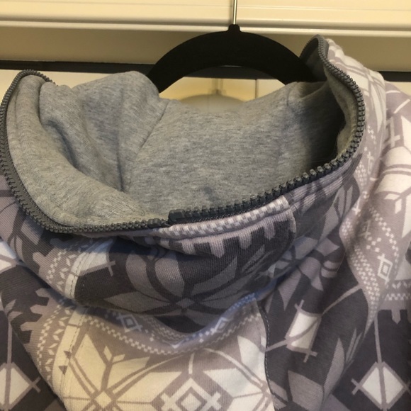 Tipsy elves snowflake onesie - Picture 2 of 7